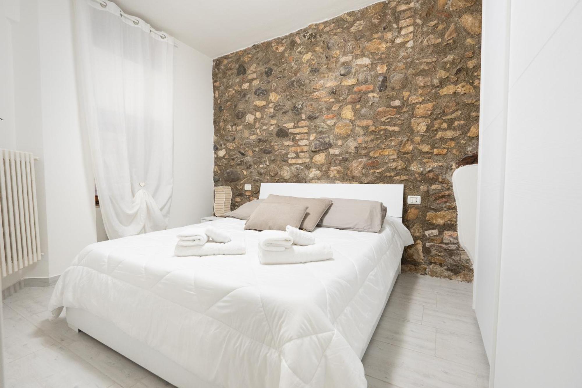C-Apartment Lake Garda Salò Exterior foto